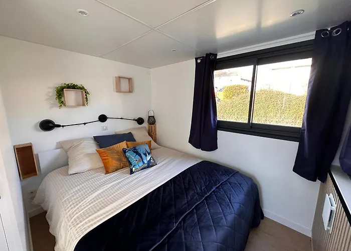 Botel House Boat Avec Naviguant En Champagne